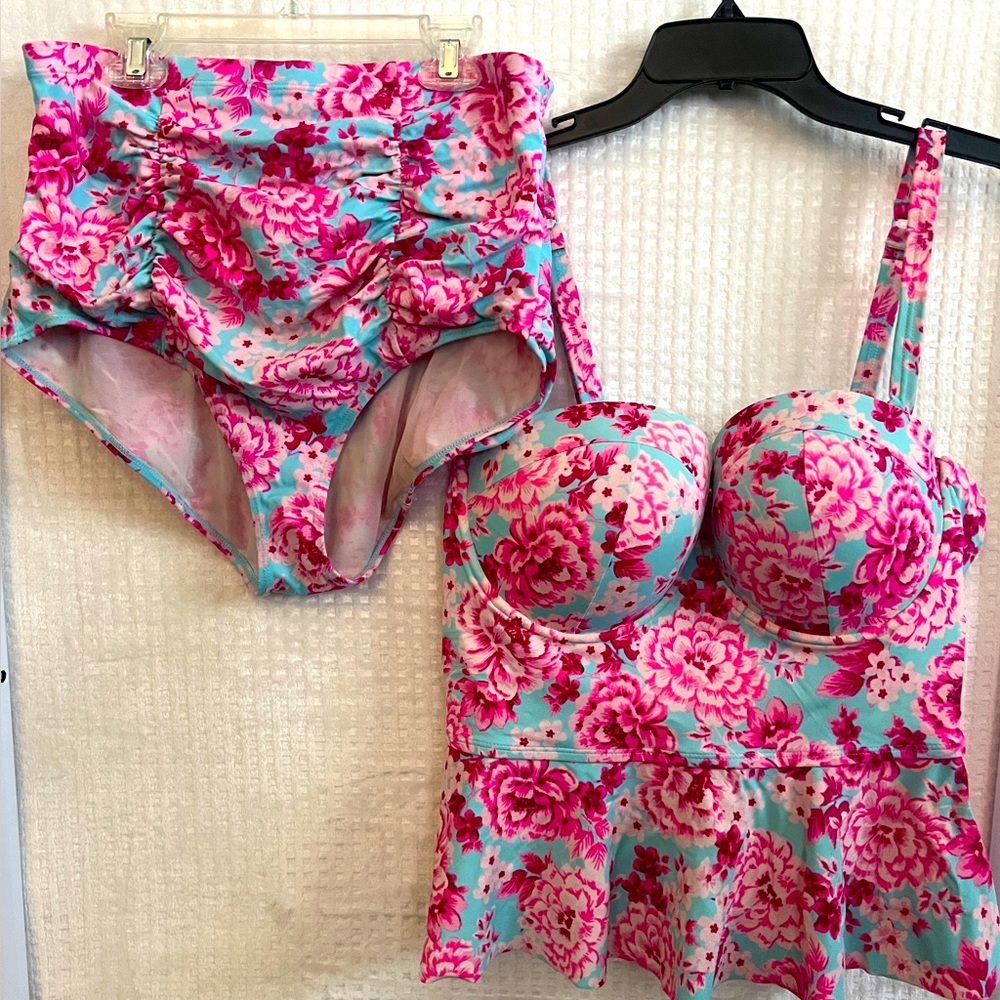 Torrid Women's Pink & Blue tankini & swimsuit bottoms: top Sz 2- bottom sz 0